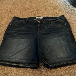Torrid Bermuda denim shorts size 20